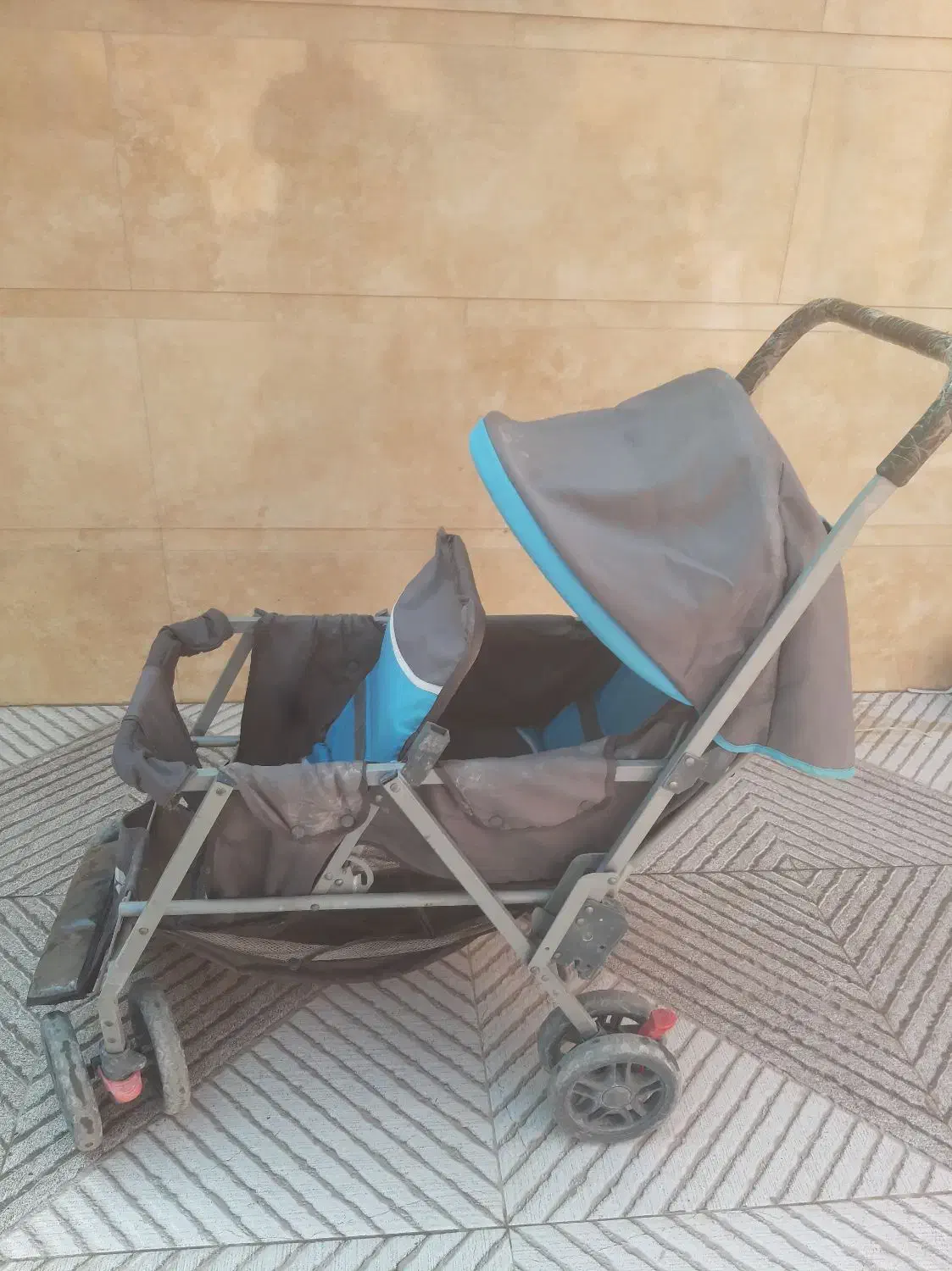 یک عدد کالسکه بچه صحیح و سالم|کالسکه و لوازم جانبی|بندر کنگان, |دیوار