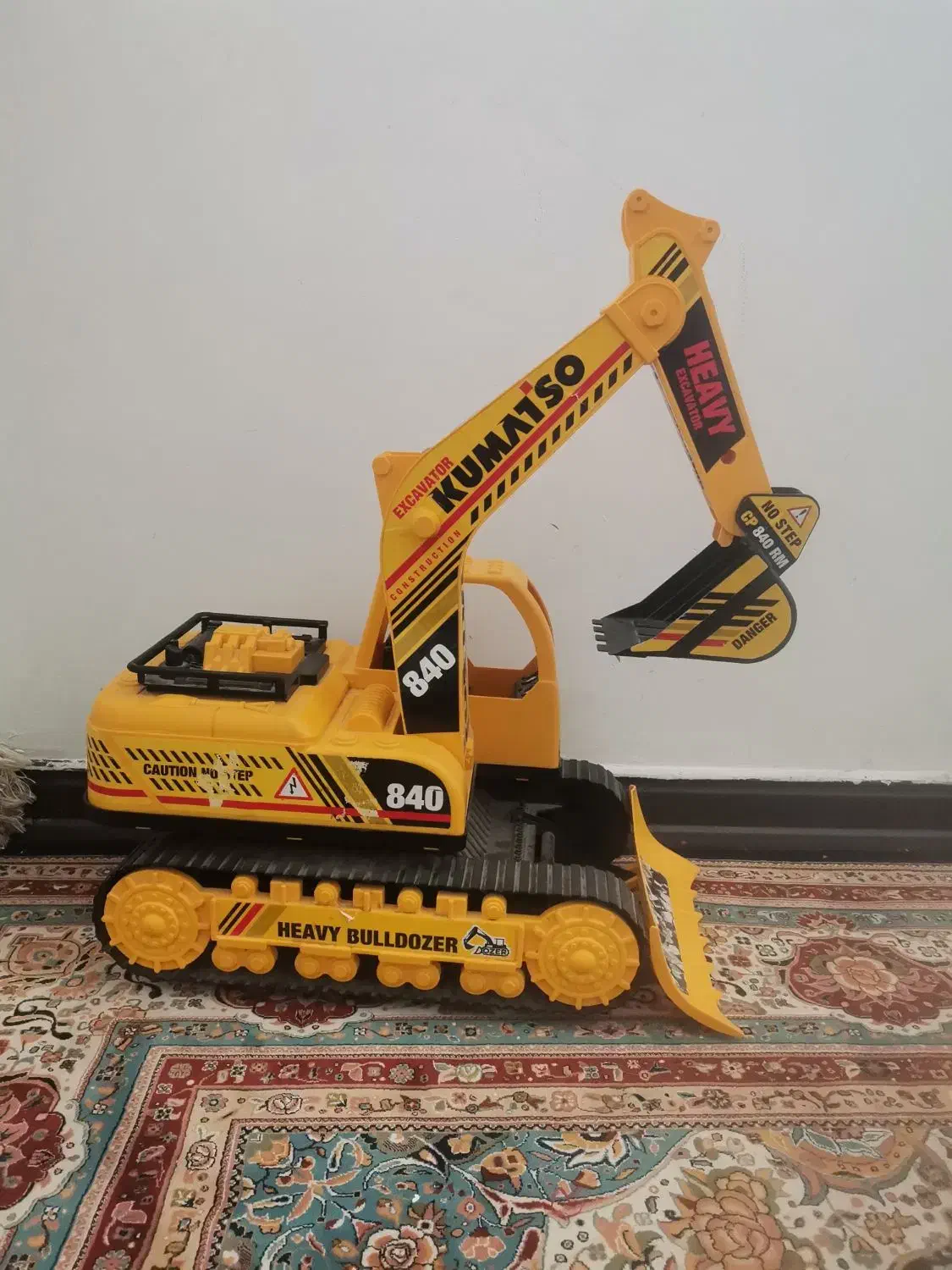 جرسقیل و بیل اسمش|اسباببازی|بم, |دیوار