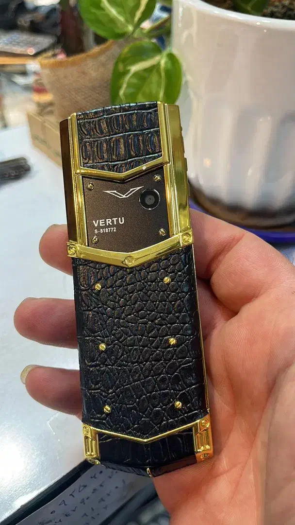 گوشی ساده v10 ورتو فول کپی رنگ ثابت باریجستری|موبایل|تهران, نازیآباد|دیوار