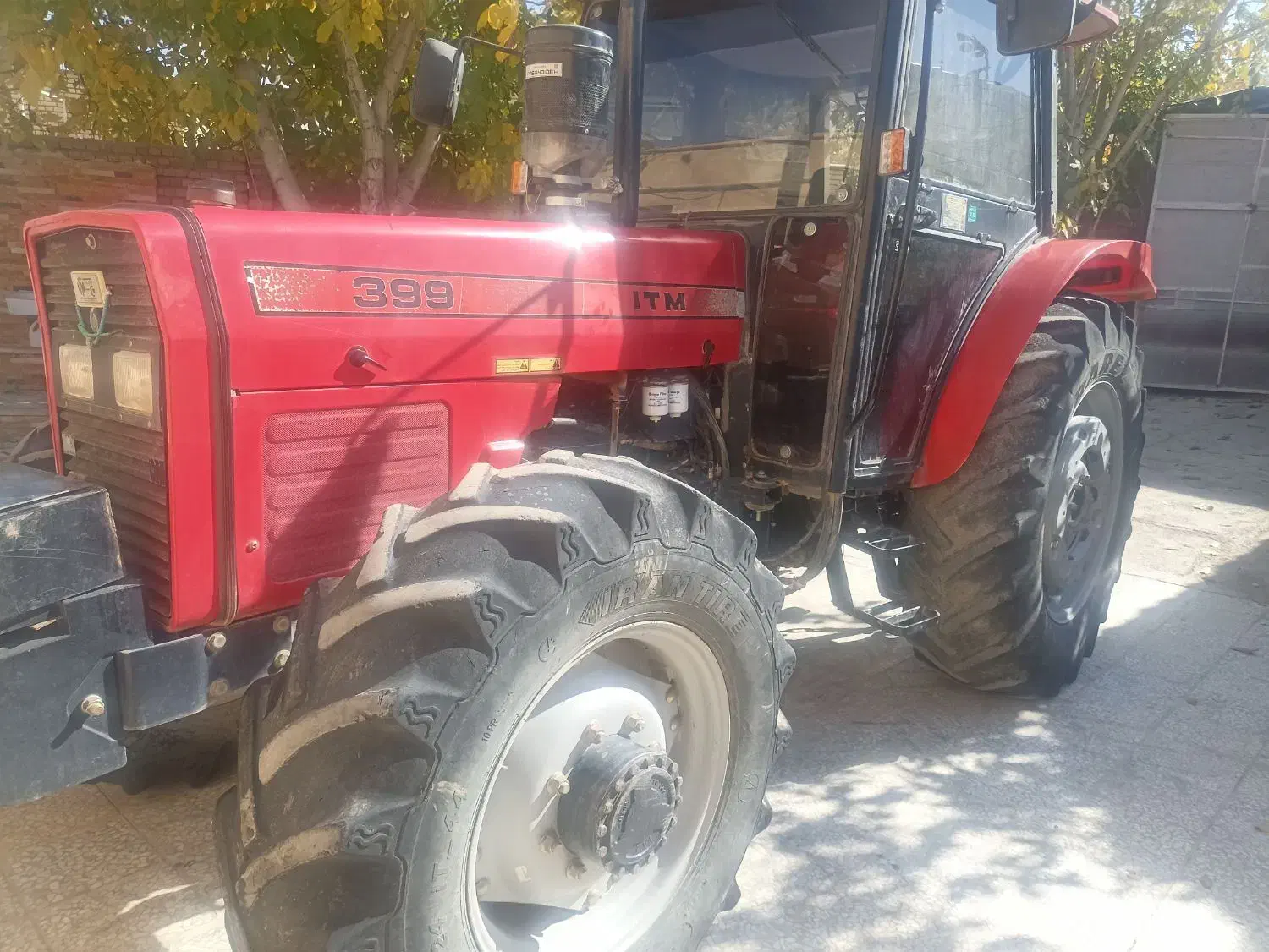 تراکتور۳۹۹کابین دار|خودرو سنگین|خرمآباد, |دیوار