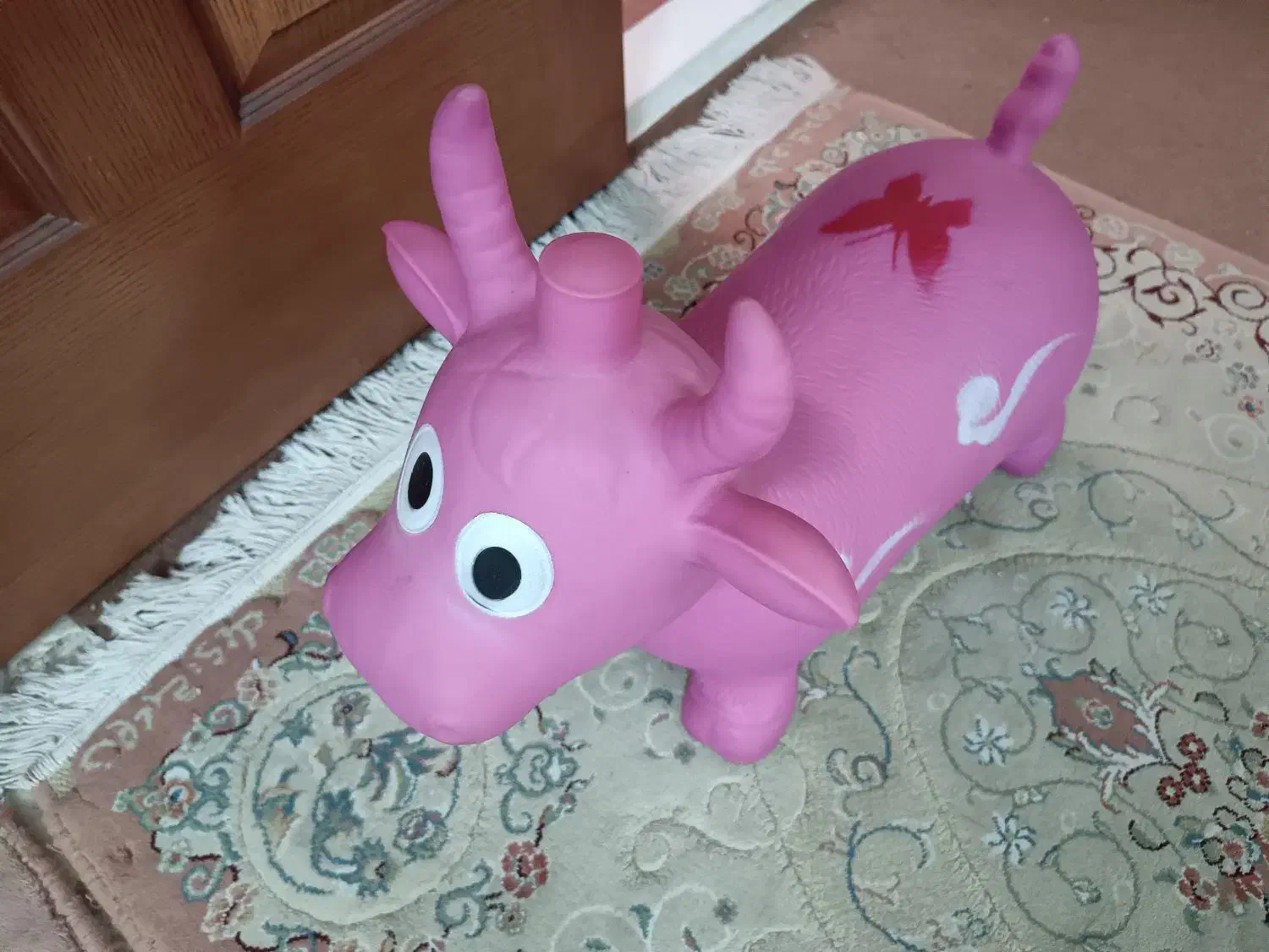 گاو بادی|اسباببازی|قم, هفت تیر|دیوار