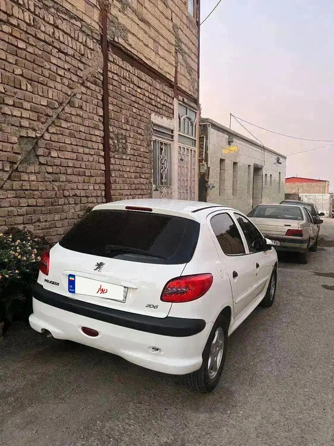 ۲۰۶ فیس ۲۰۷ در حد صفر|خودرو سواری و وانت|سیرجان, |دیوار