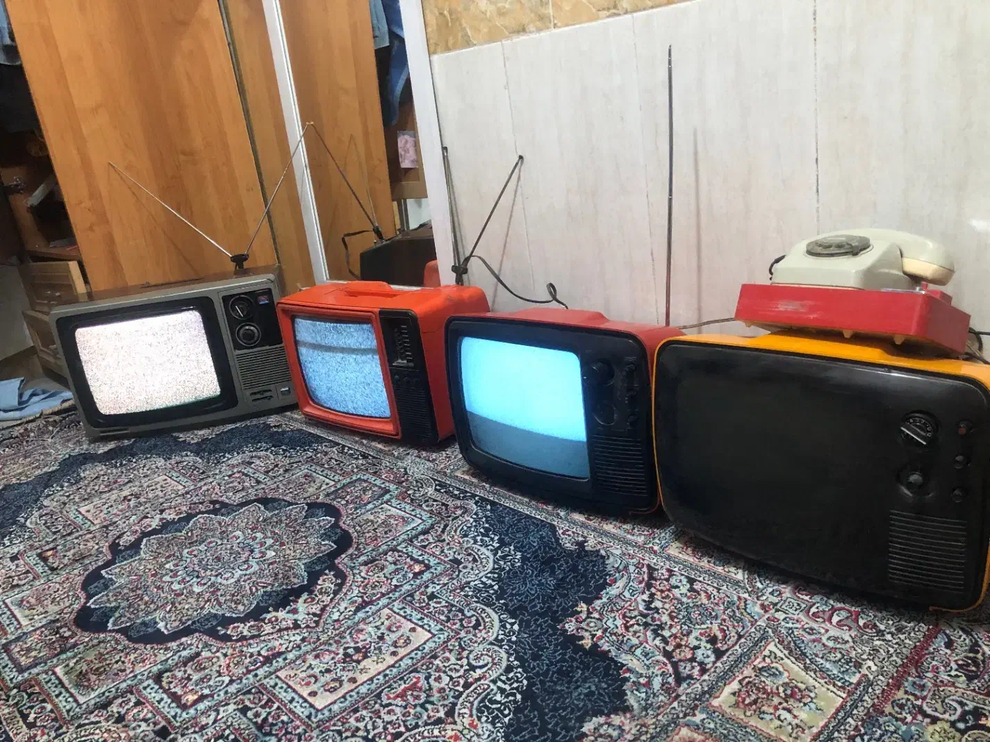 تلوزیون قدیمی،یخدان فلزی،،ماکروویو دوو کره ای اصل|تلویزیون و پروژکتور|شیراز, تل حسین‌آباد|دیوار