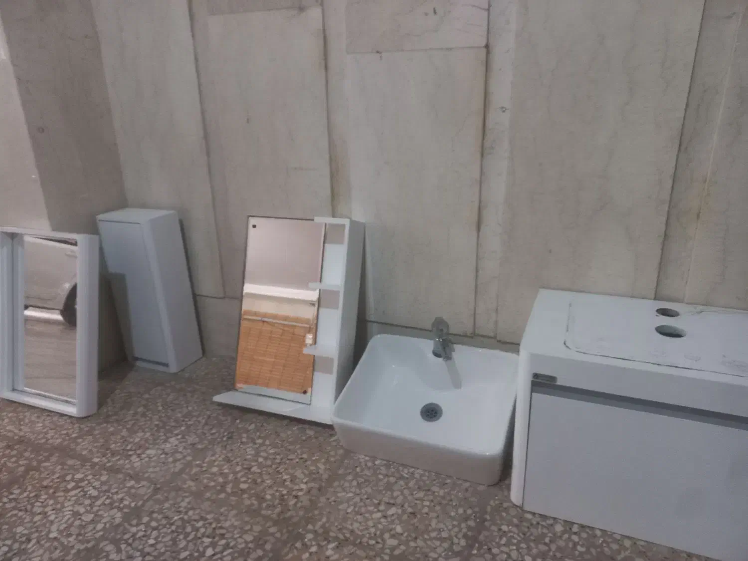 ست کامل حمام و توالت به همراه شیر اهرمی و دو آینه|لوازم سرویس بهداشتی|گنبد کاووس, |دیوار