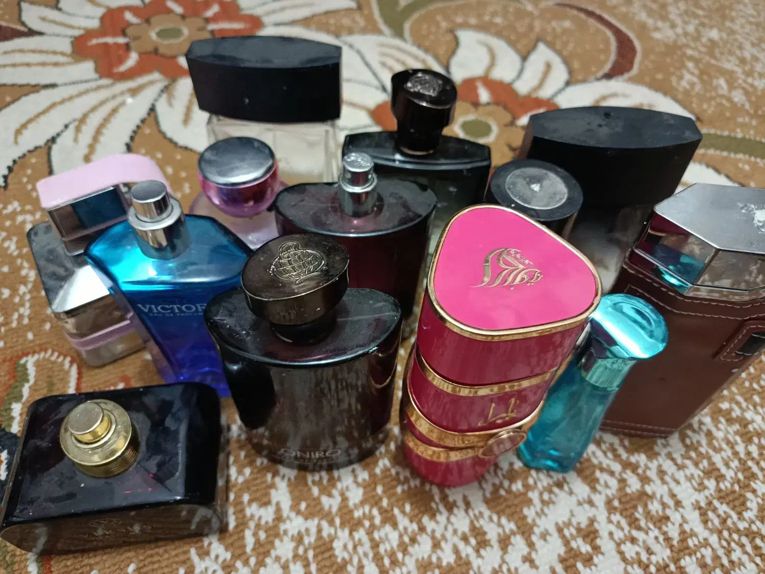 جلدخالی ادکلن|آرایشی، بهداشتی، درمانی|بروجن, |دیوار