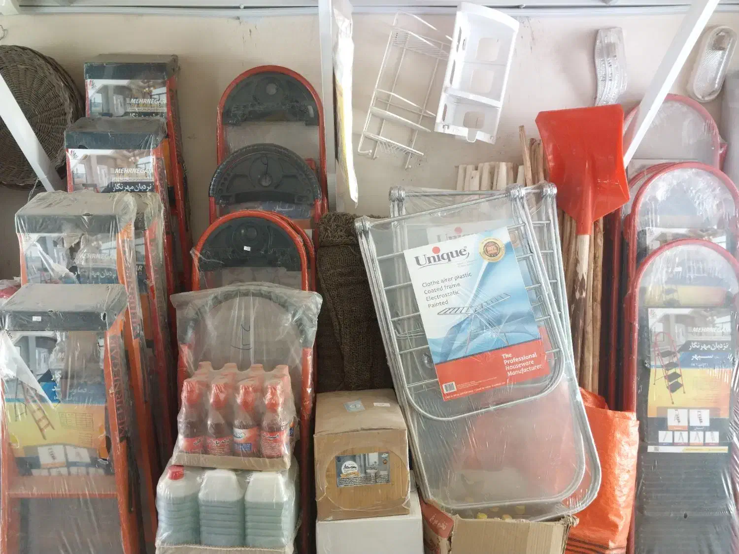 فروشگاه انواع نردبان های تاشو پله پهن و باریک|ابزارآلات|مشهد, سجادیه|دیوار