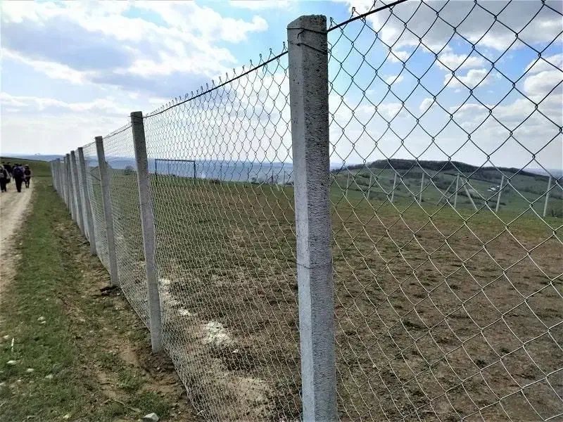 فروش انواع پایه فنس، فنس ،انواع در های باغ|خدمات باغبانی و درختکاری|شوط, |دیوار