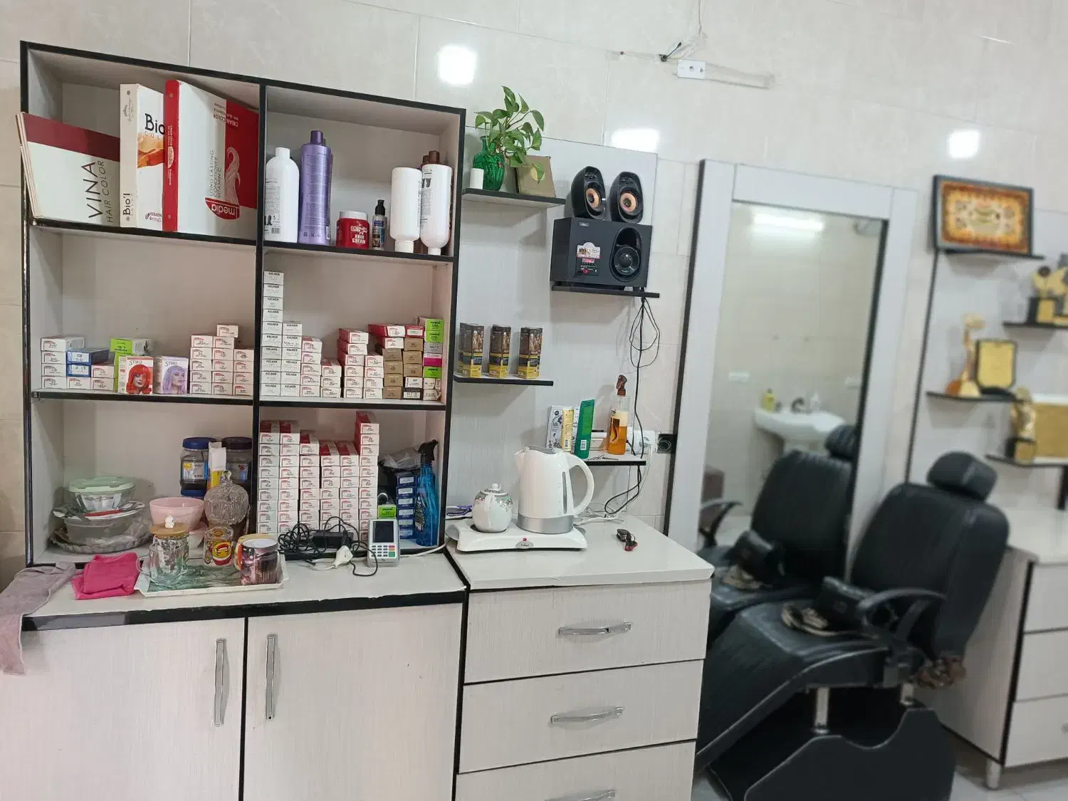 دکور سالن زیبایی|آرایشگاه و سالن‌های زیبایی|صباشهر, |دیوار