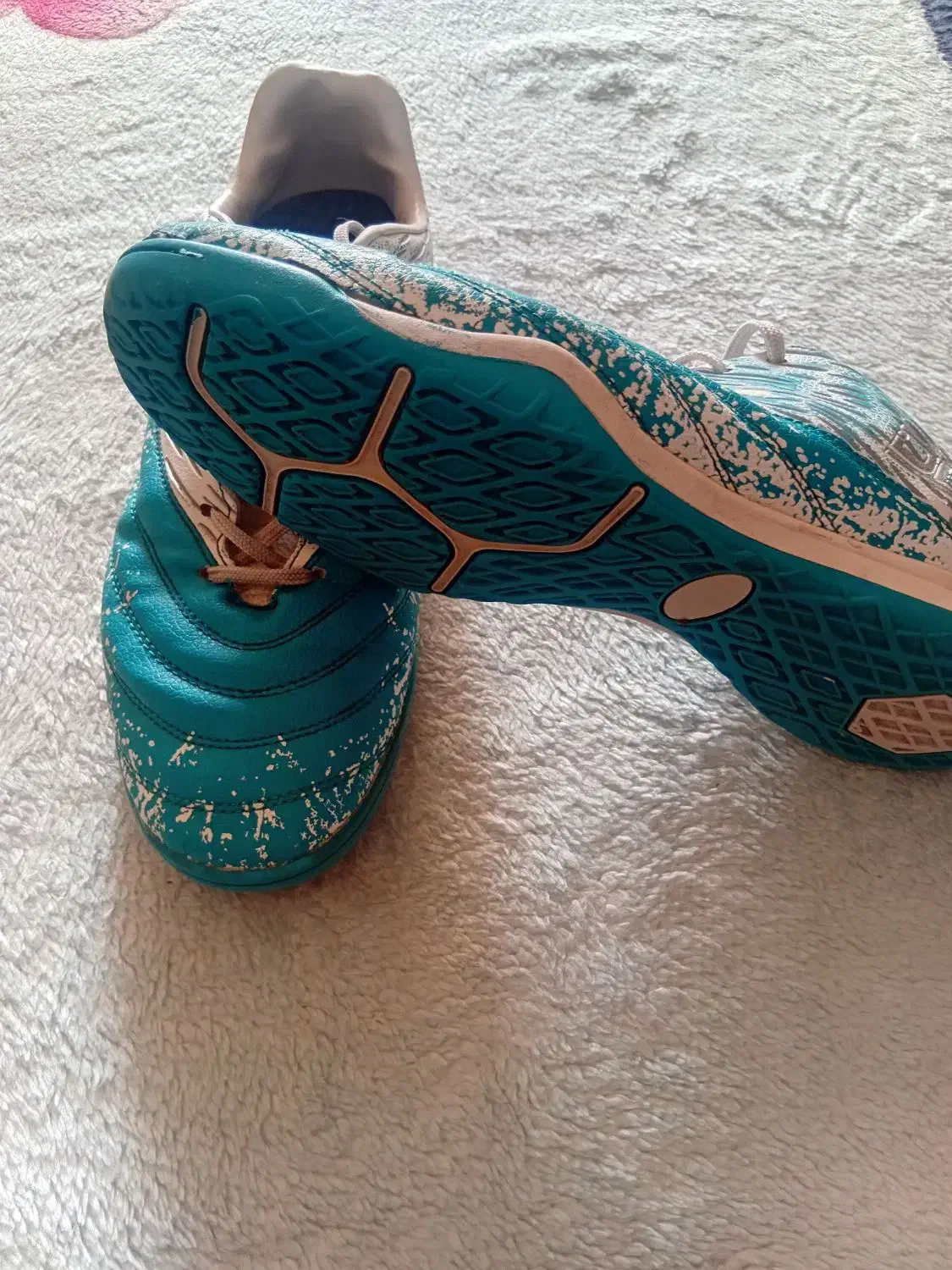 کفش سالنی دیفانو سایز ۴۳|تجهیزات ورزشی|بندر انزلی, کارآموزی|دیوار