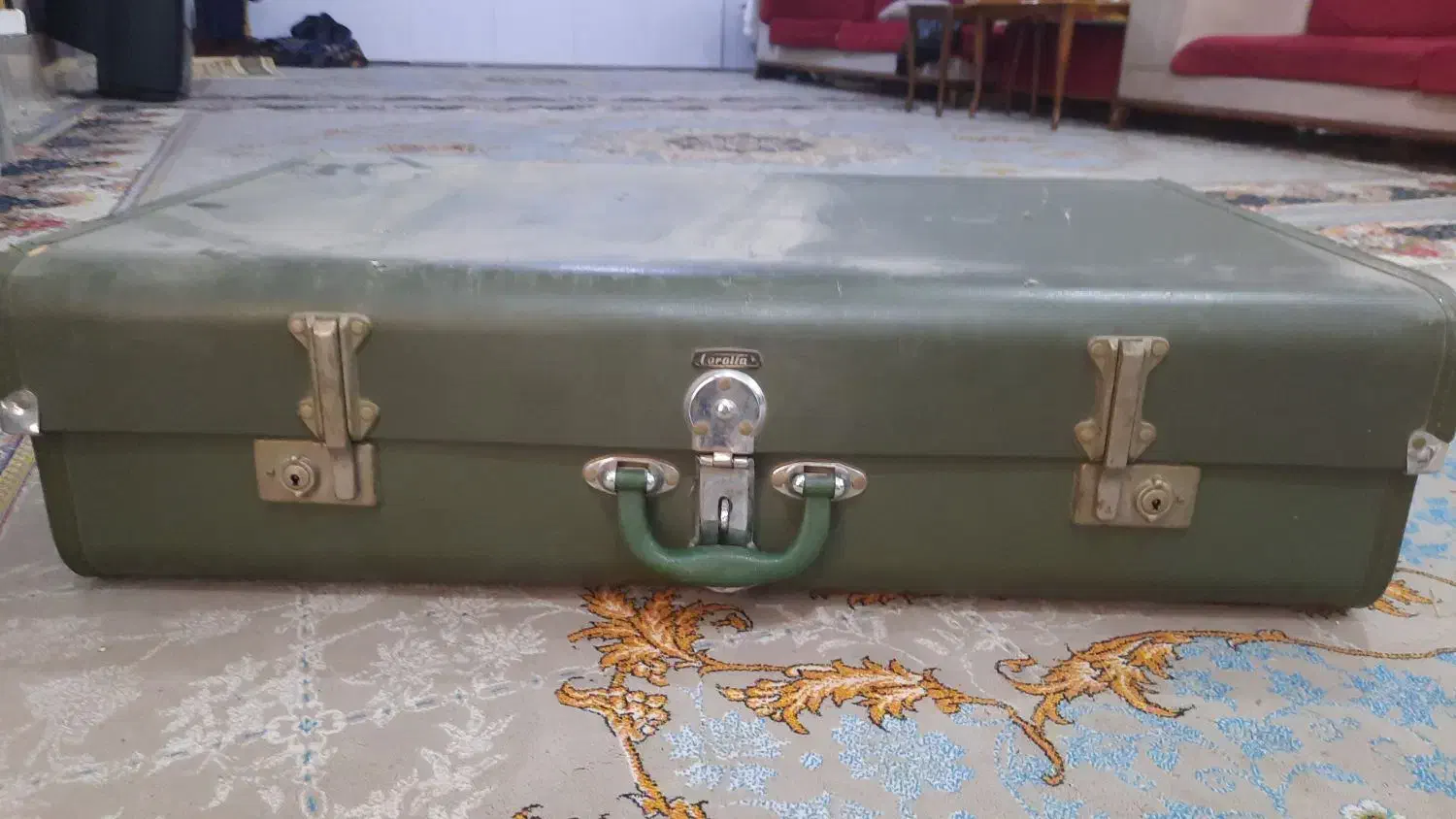 چمدان قدیمی|کلکسیون اشیاء عتیقه|اهواز, الصافی|دیوار