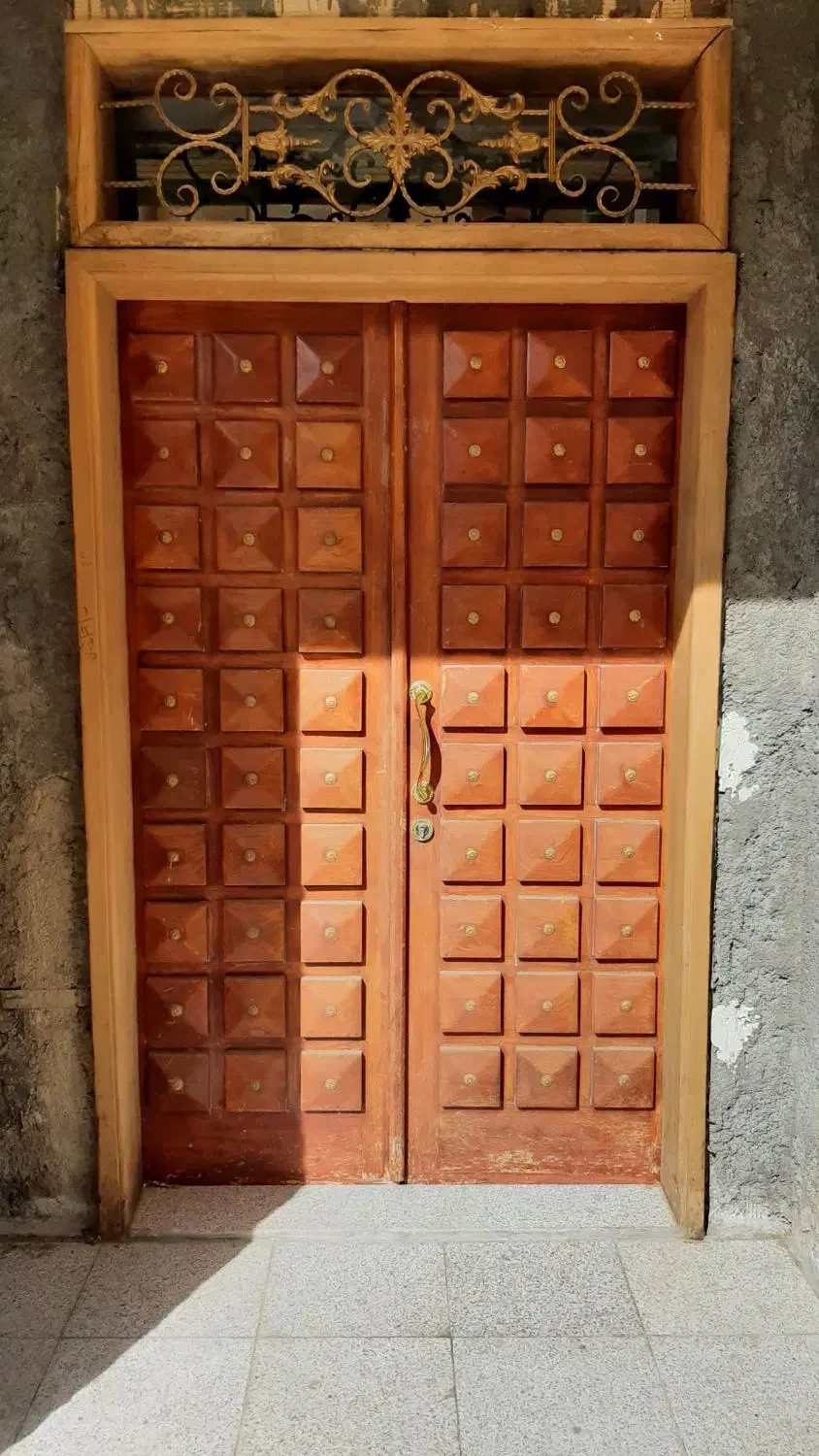 فروش درب امنیتی ضد سرقت تمام چوب ساج طرح سنتی|مصالح و تجهیزات ساختمان|شهرکرد, |دیوار