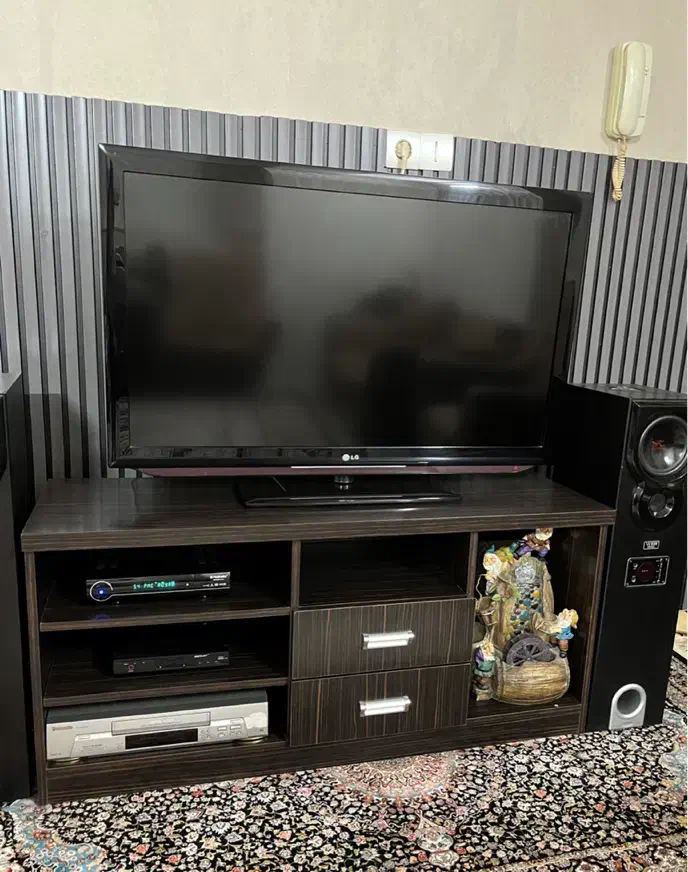 تلوزیون و میز بسیار تمیز|تلویزیون و پروژکتور|ری, تقی آباد|دیوار