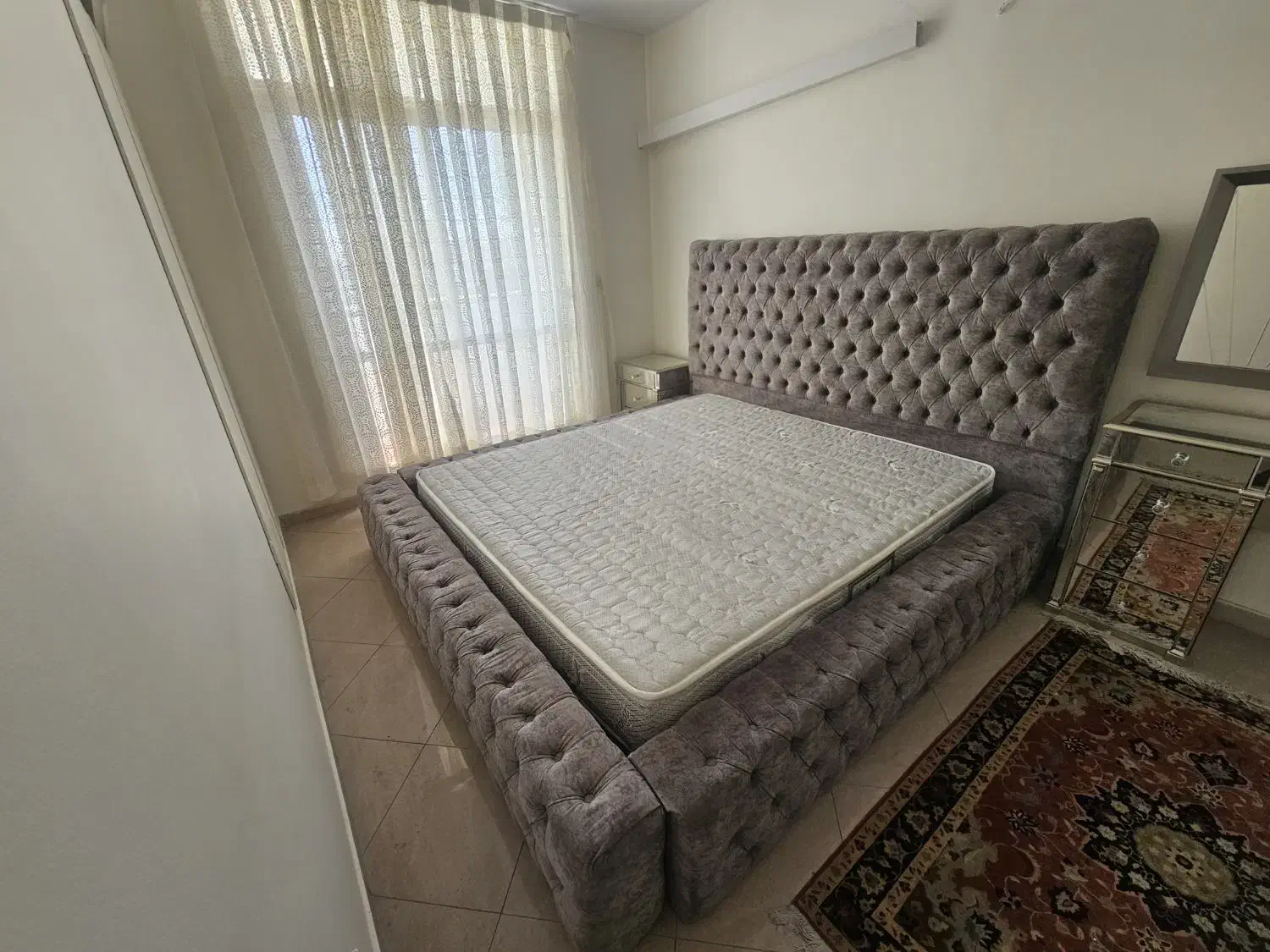 فقط قاب وتاج تخت|تخت و سرویس خواب|لاهیجان, بوجایه|دیوار