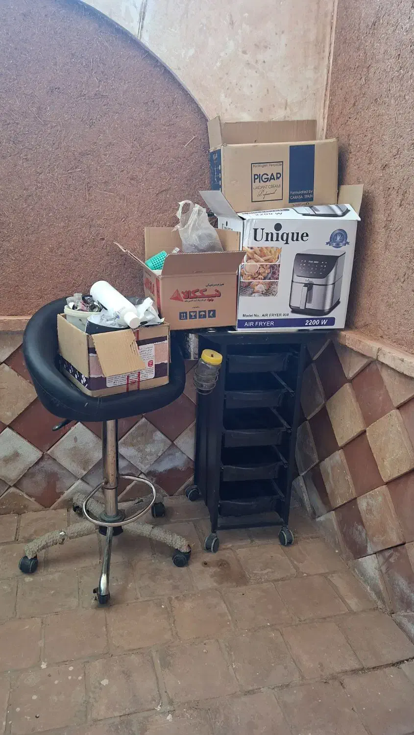 لوازم کامل ارایشگاه|آرایشگاه و سالنهای زیبایی|کاشان, خزاق|دیوار