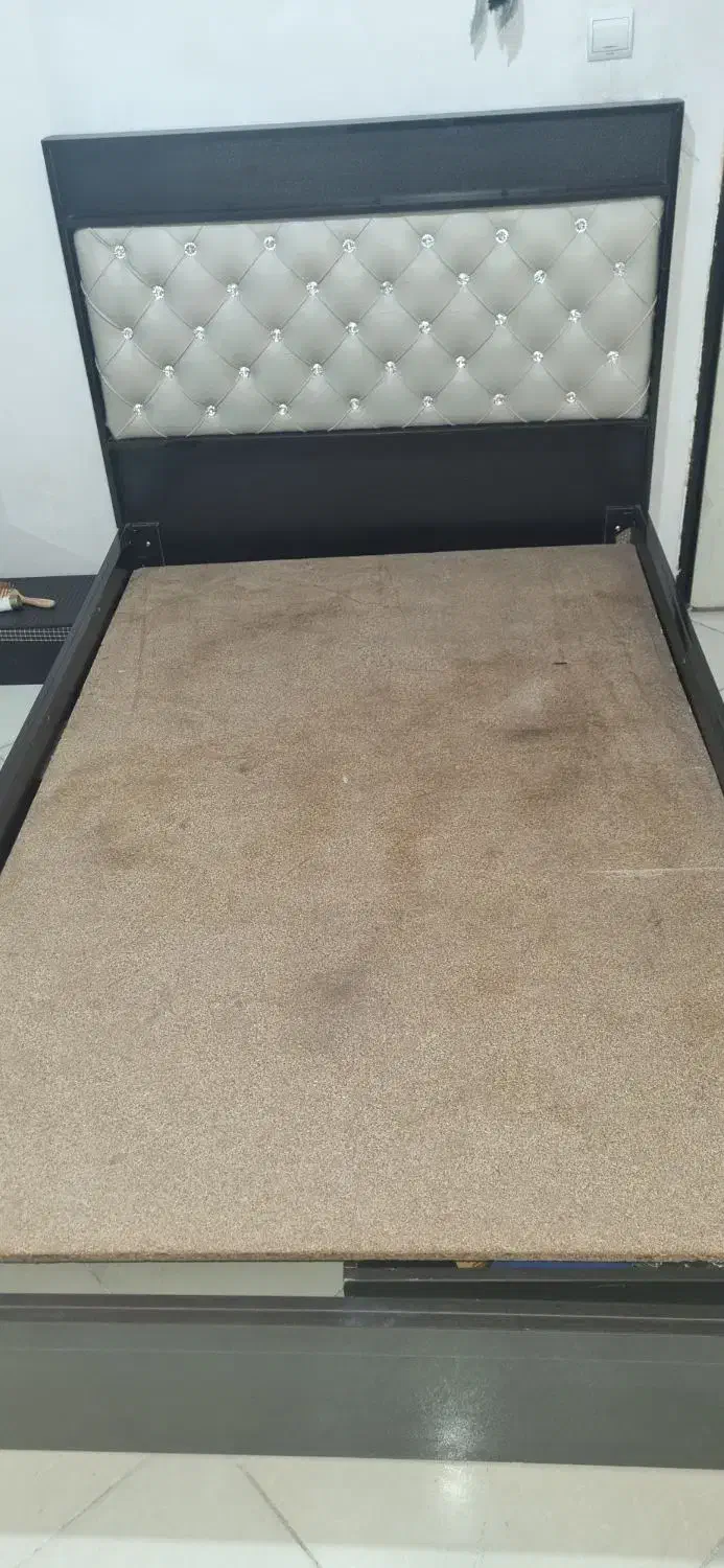 تخت خواب یک متر بیست سانت همراه با تشک|تخت و سرویس خواب|فشاپویه, |دیوار