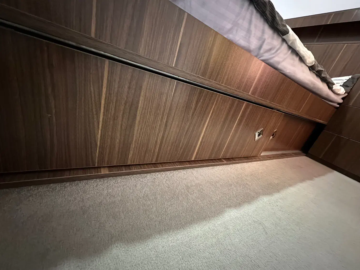 سرویس خواب و مبلمان تمام چوب درحد نو|تخت و سرویس خواب|مشکین‌دشت, |دیوار