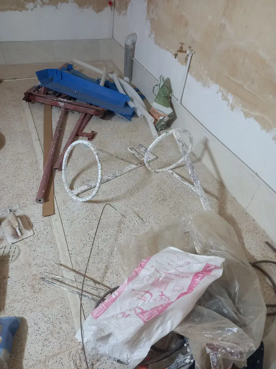 چوبست گچ کاری با تمام وسایل و امکانات|مصالح و تجهیزات ساختمان|بردسکن, |دیوار