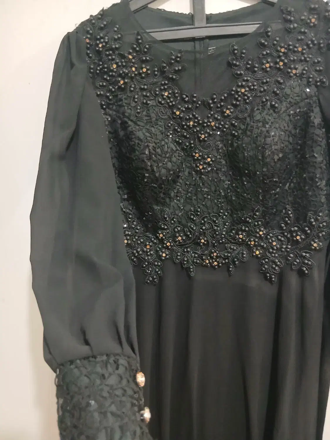 لباس مجلسی|لباس|فردوس (خراسان), |دیوار