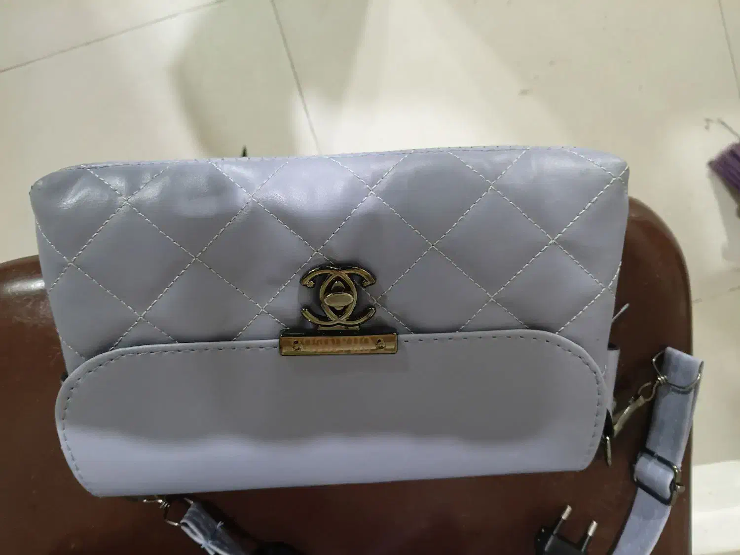 کیف|کیف، کفش، کمربند|سلماس, |دیوار