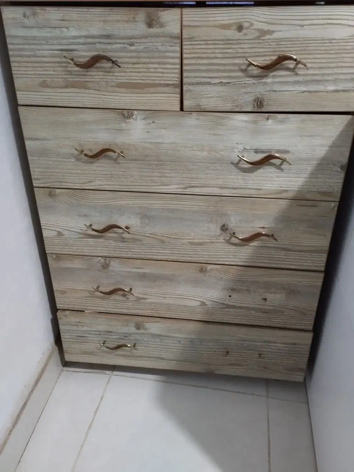 دراور سالم|جاکفشی، کمد، دراور|کوچصفهان, |دیوار