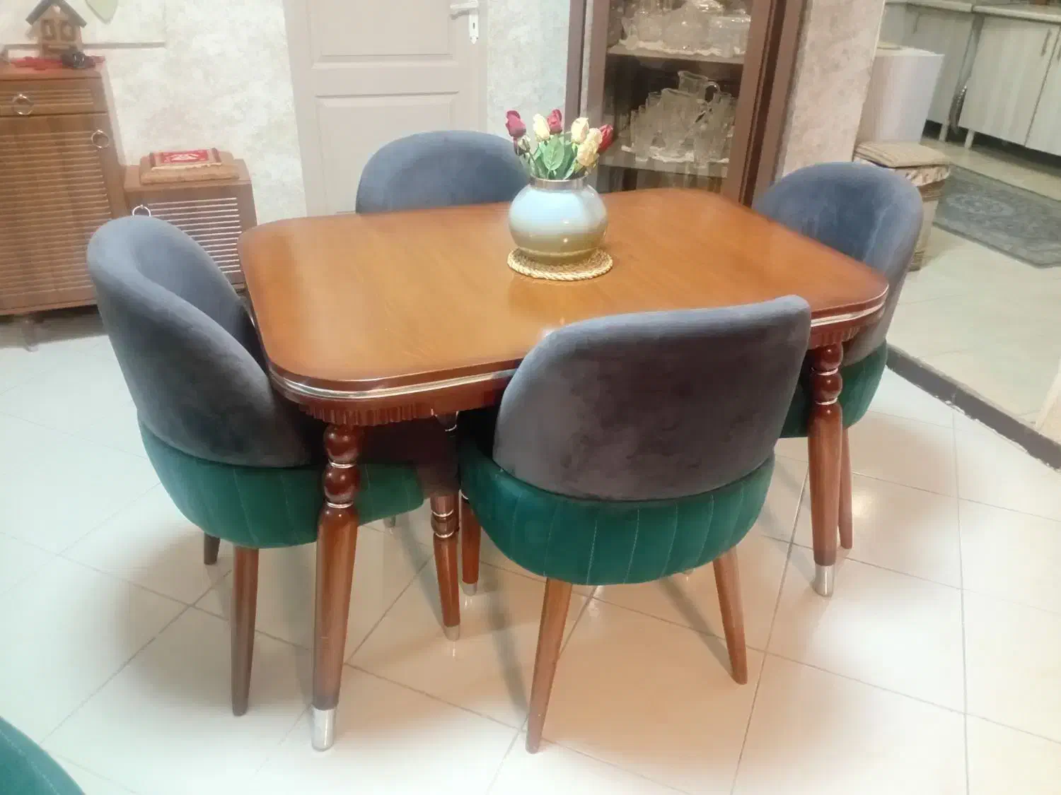 مبل۷نفره.میز ناهار خوری.فرش ۶متری بوفه|فرش|کرج, اصفهانی‌ها|دیوار