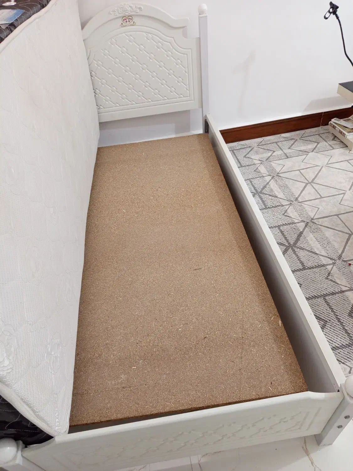 تخت یک نفره در حد نو|تخت و سرویس خواب|بندر گناوه, |دیوار