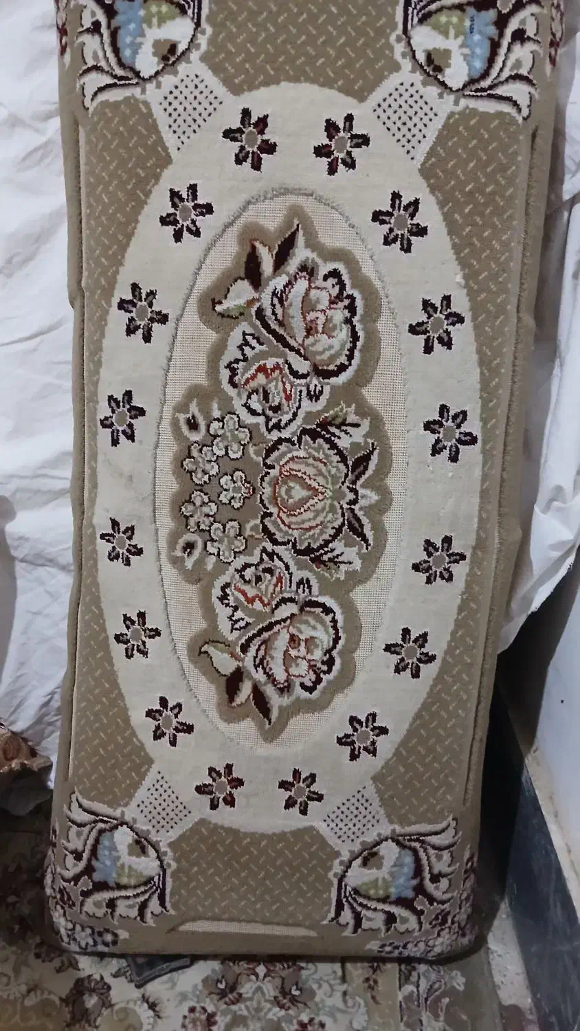 پشتی|پشتی|مشهد, حضرت حجت|دیوار