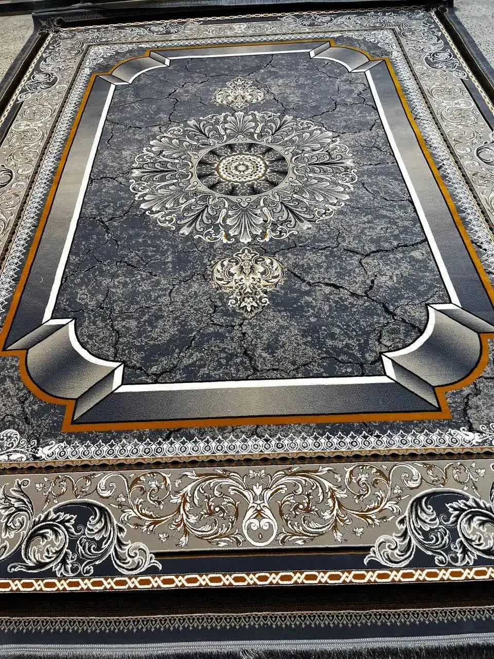 فرش زیبا با کیفیت ۷۰۰شانه|فرش|بجنورد, |دیوار