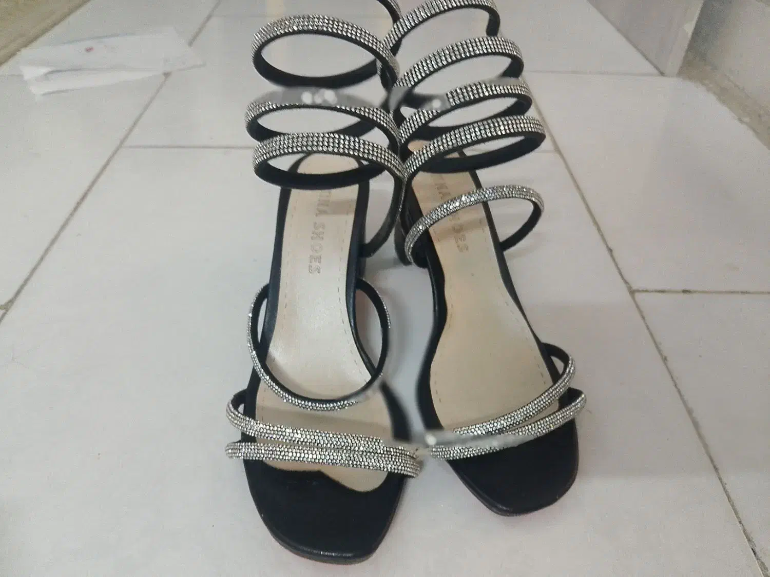 کفش|کیف، کفش، کمربند|فردیس, کچویی|دیوار