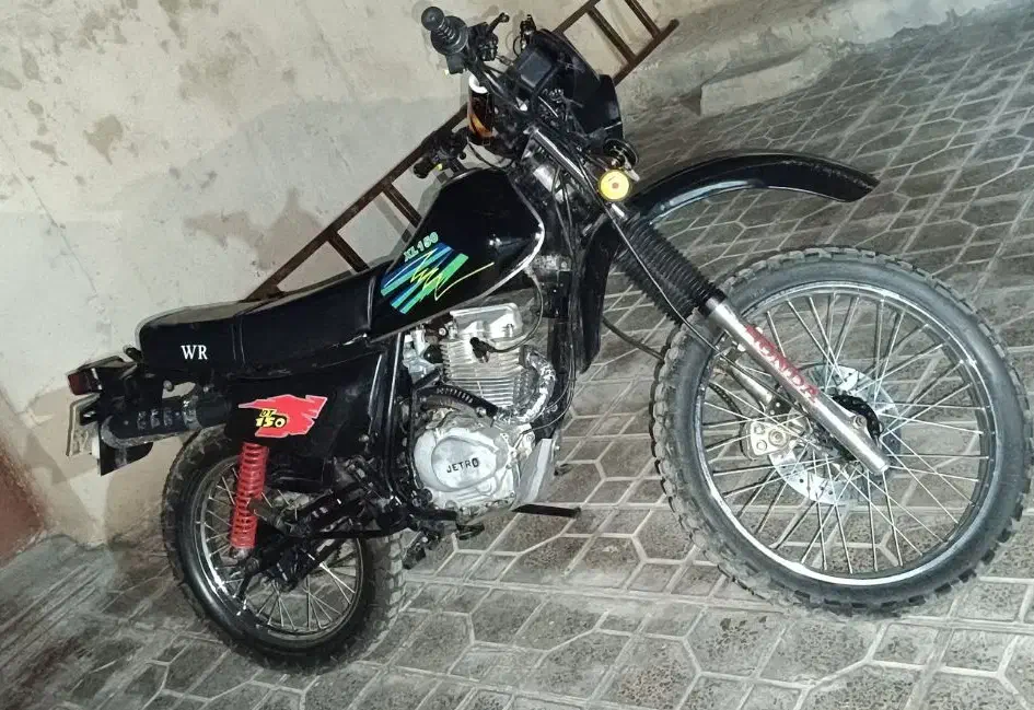 تریل جترو93در حد۱۴۰۵ آکبند|موتورسیکلت|گچی, |دیوار