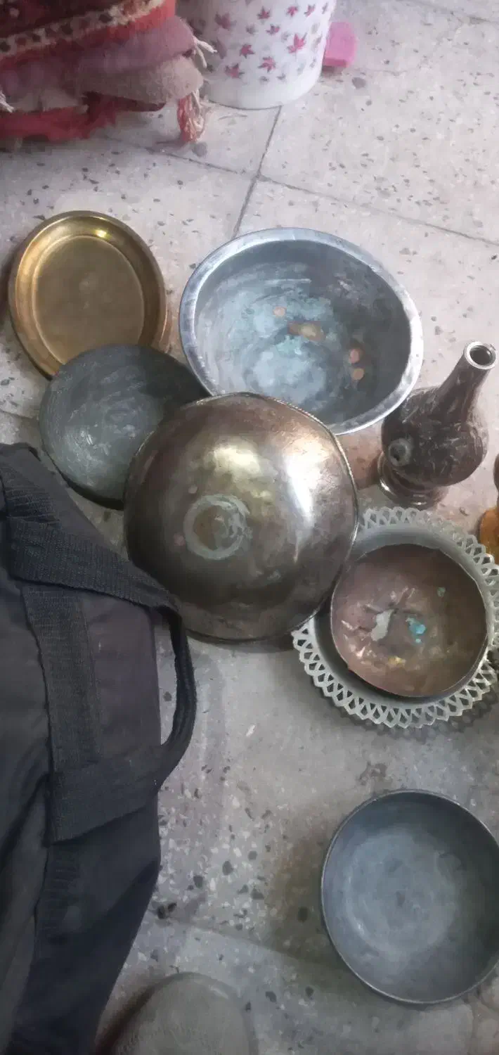 چاقو،ساعت،کاسه مسی وقدیمی|کلکسیون اشیاء عتیقه|بهار, |دیوار