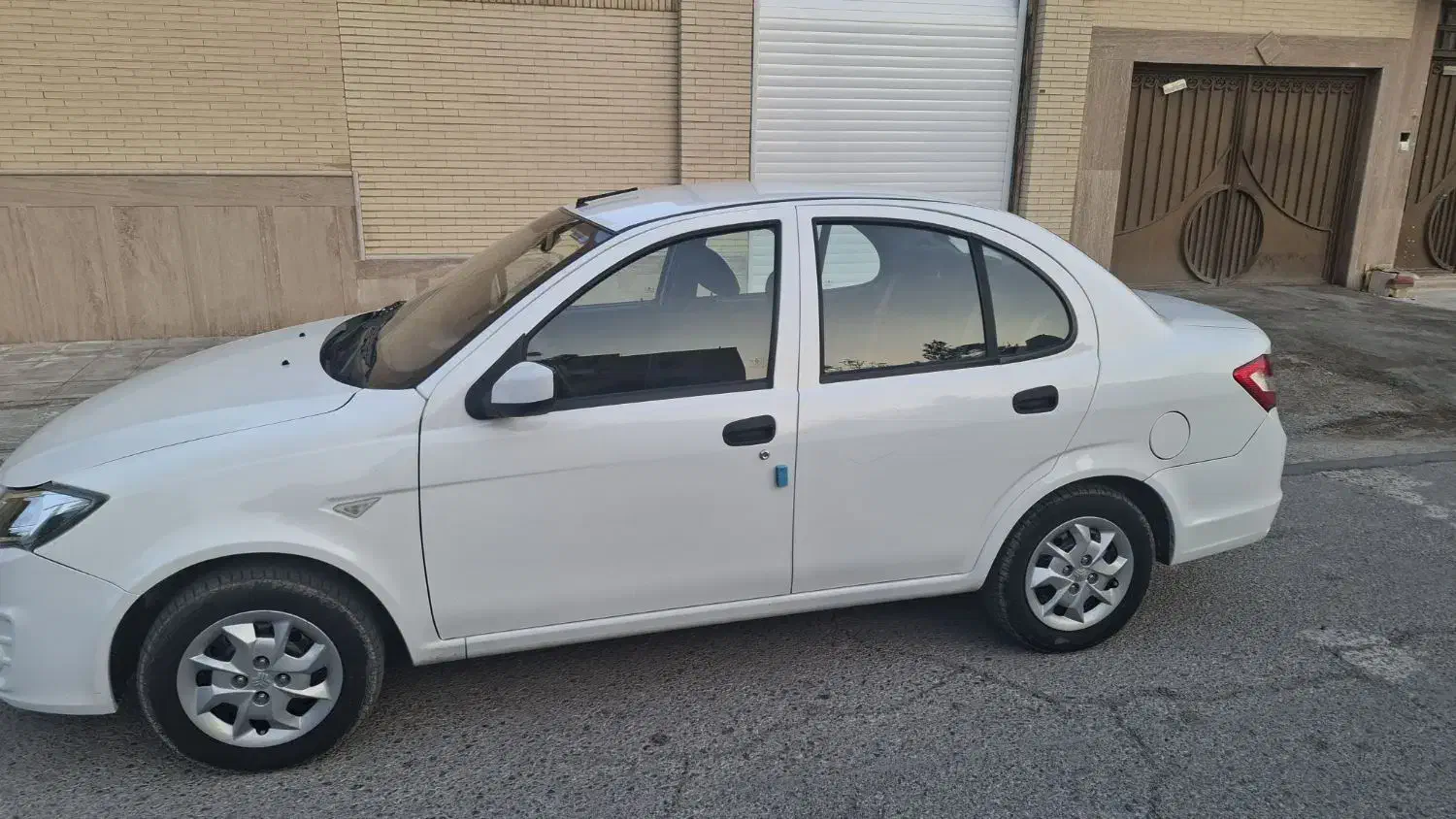 ساینا مدل 1400بیرنگ|خودرو سواری و وانت|یزد, |دیوار