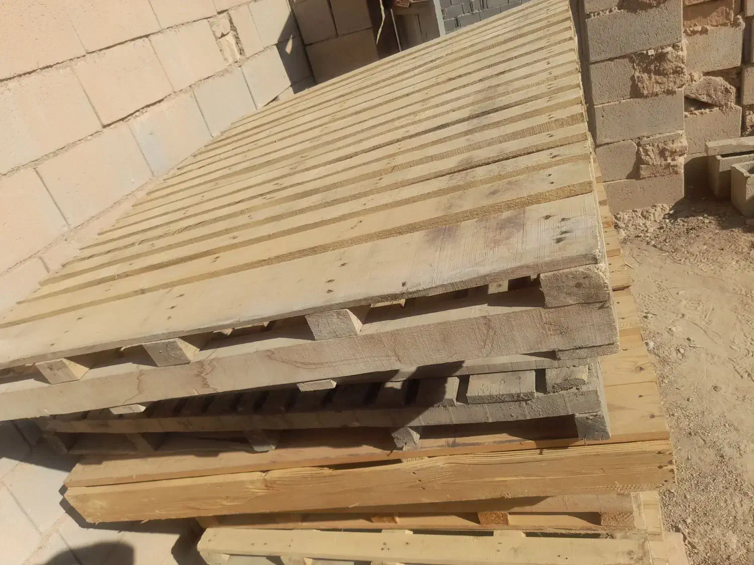 پالت چوبی در جه یک ...مخصوص کرسی و تخت باغ|عمده‌فروشی|شاهرود, |دیوار