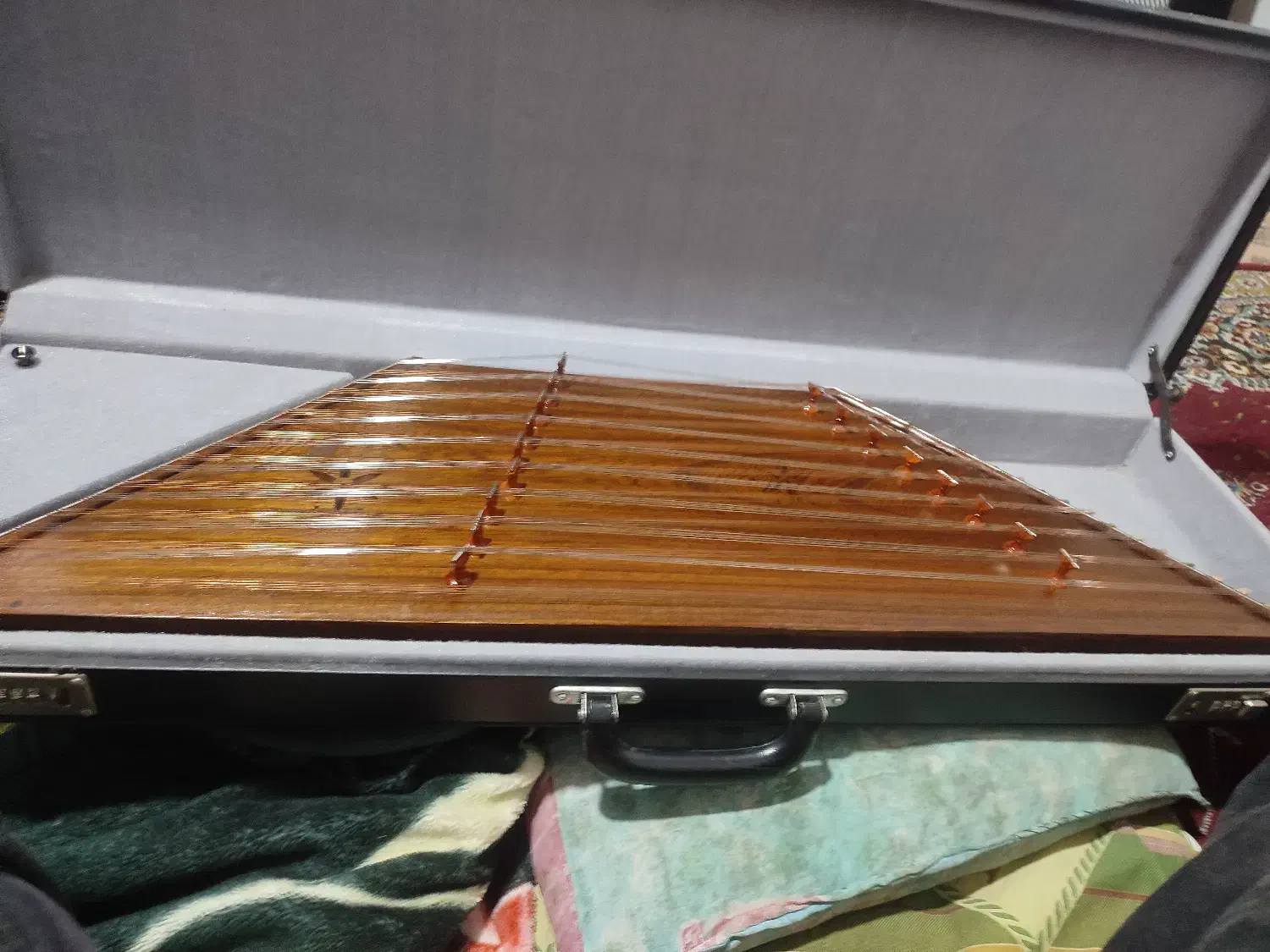 سنتور استاد معینی|سازهای سنتی|رشت, یخسازی|دیوار