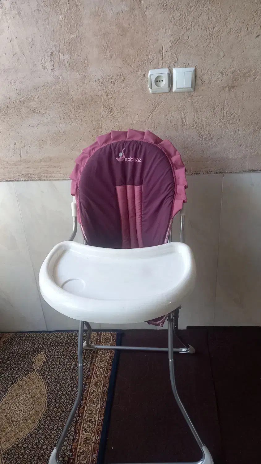 میز غذا|اسباب و اثاث بچه|اصفهان, ارزنان|دیوار