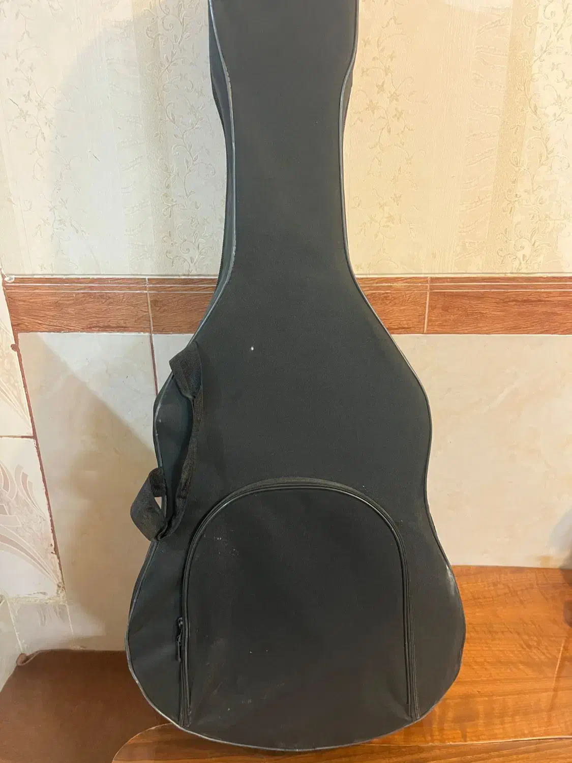 گیتار یاماها c80 و هارد کیس و دستگاه کوک|گیتار، بیس، امپلیفایر|همدان, |دیوار