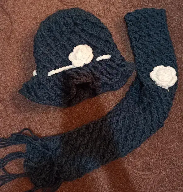 کلاه و شال گردن|لباس|رشت, پیرکلاچای|دیوار