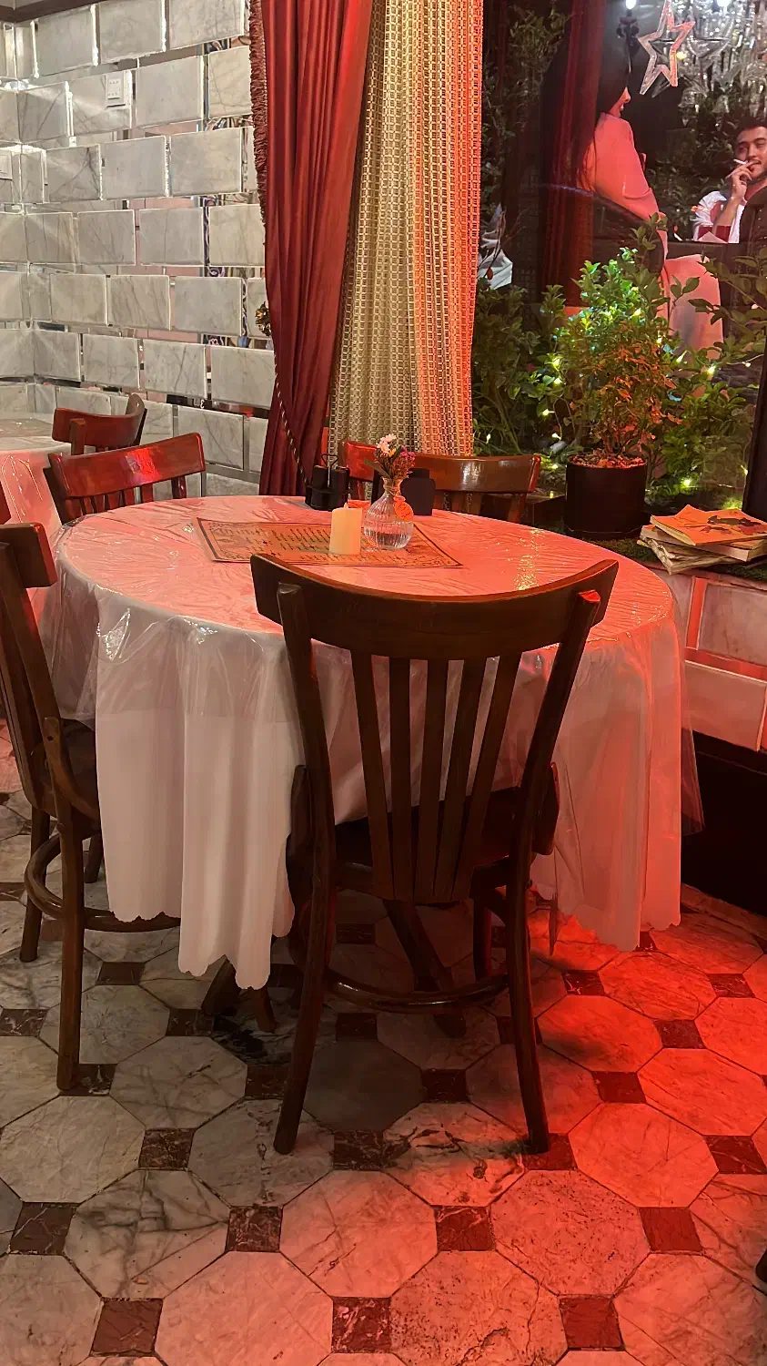 سرآشپز حرفه ای  ایرانی پز با سابقه کار بالا|استخدام خدمات فروشگاه و رستوران|تهران, فرمانیه|دیوار