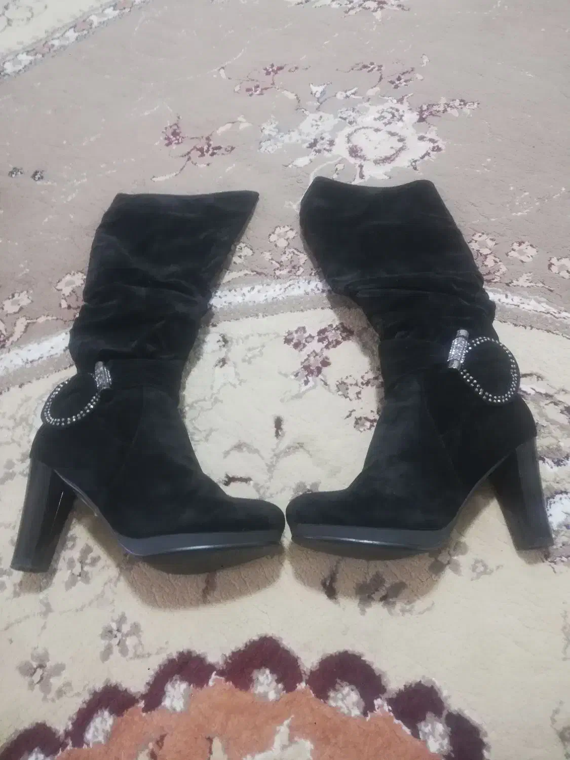 چکمه و کاپشن|لباس|شیراز, آزادگان|دیوار