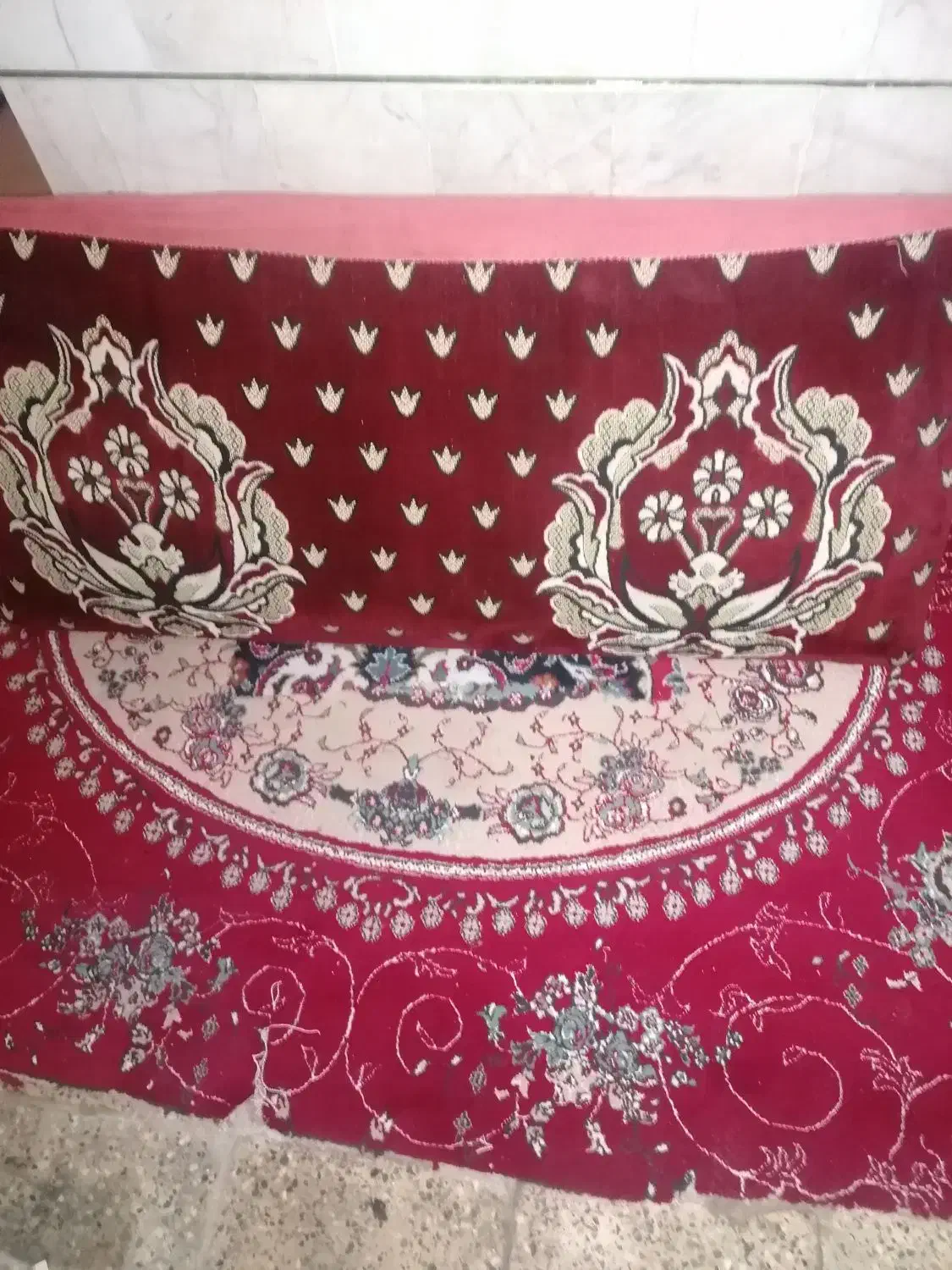 چند عدد پشتی در رنگ های مختلف|پشتی|جلین, |دیوار