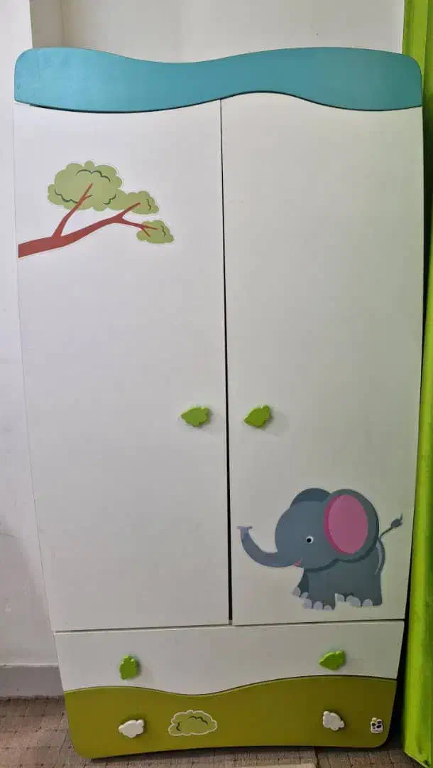 کمد و ویترین کودک در حد نو|تخت و سرویس خواب|جهرم, |دیوار