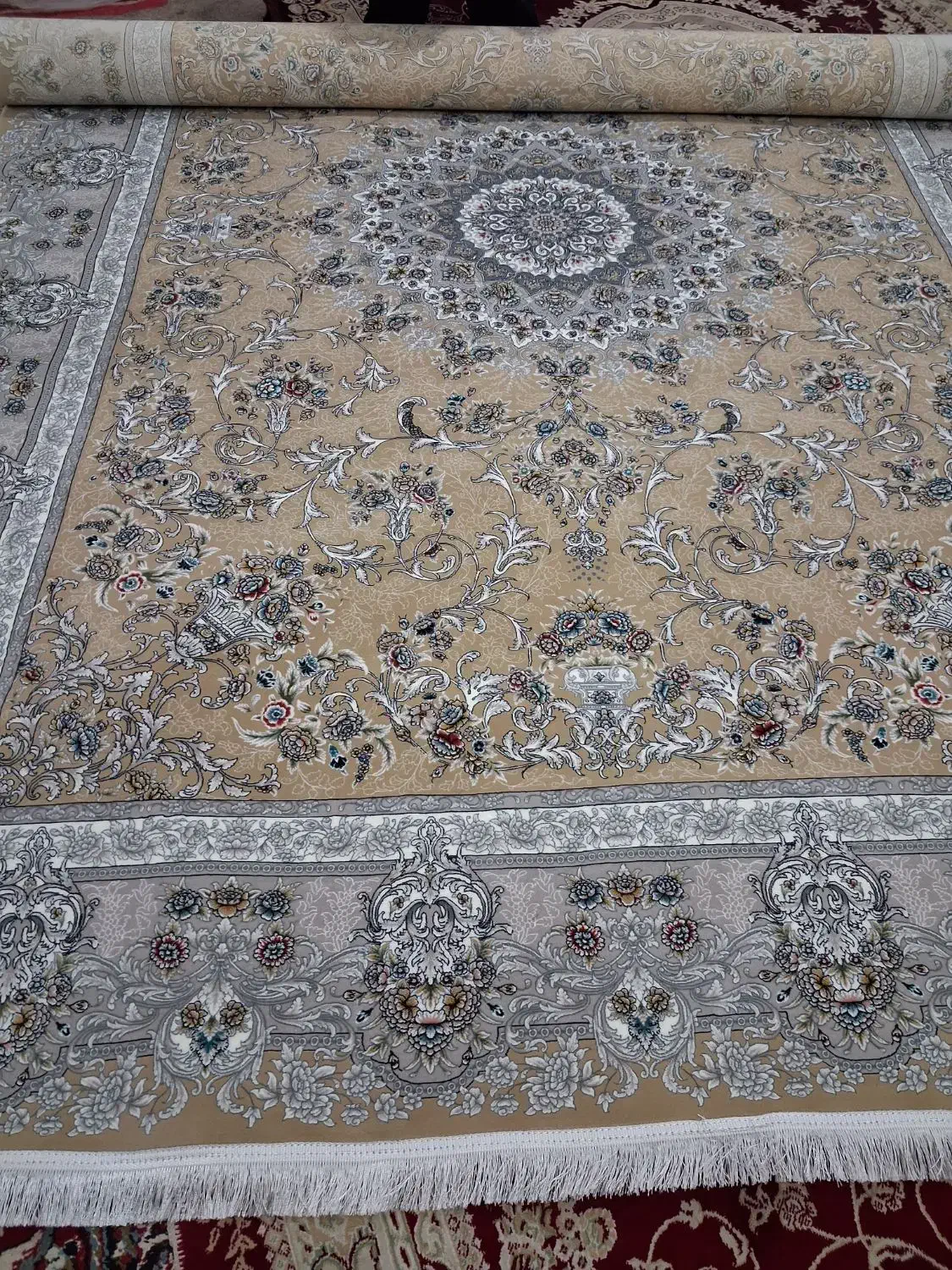 فرش نونو|فرش|قم, ولیعصر|دیوار