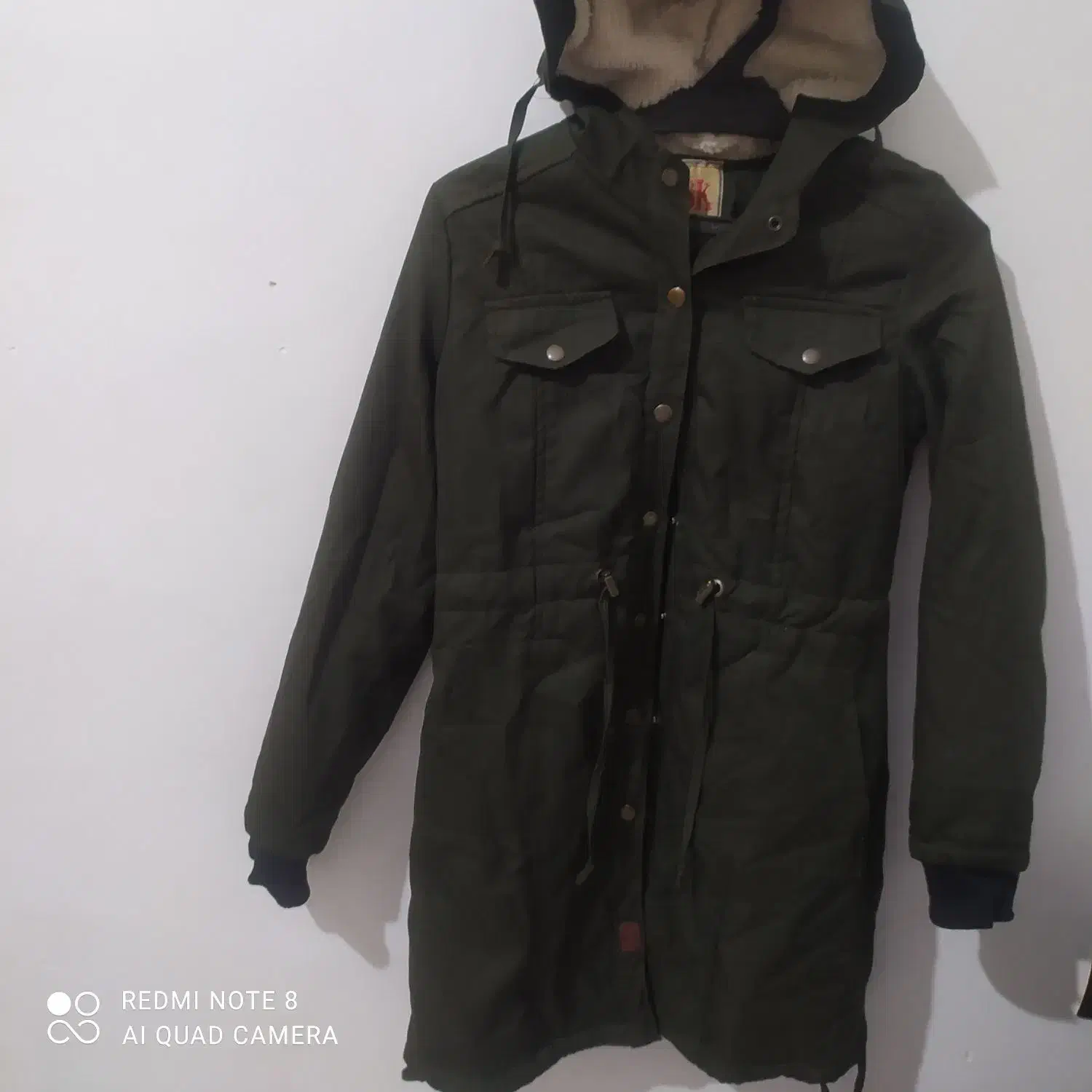 کاپشن|لباس|دورود, |دیوار