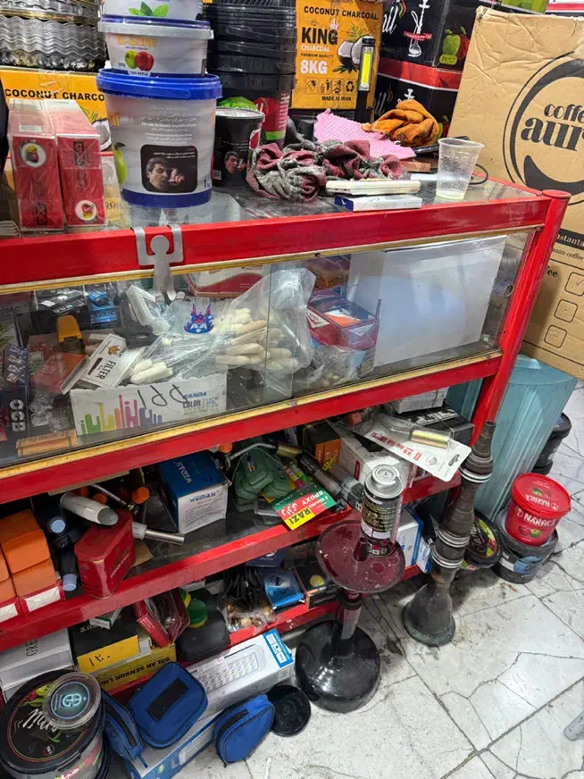 قفسه فروشگاهی شیشه دار و تر و تمیز|فروشگاه و مغازه|رامهرمز, |دیوار