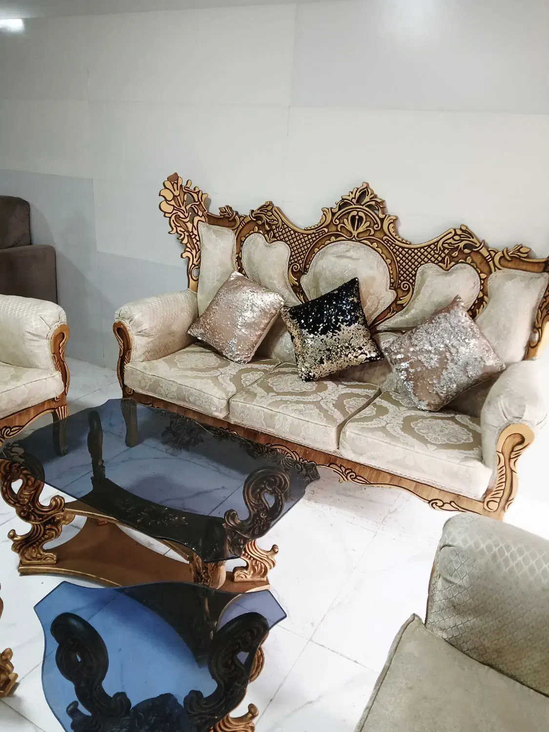 مبل سلطنتی و راحتی|مبلمان خانگی و میز عسلی|کوهدشت, |دیوار