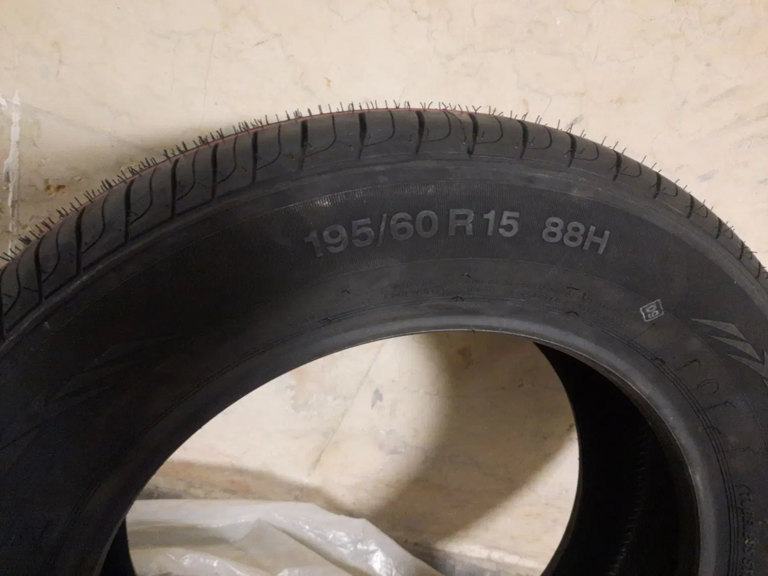 لاستیک بارز 195/60R15 مدل P680 (یک جفت/کاملاً نو)|قطعات یدکی و لوازم جانبی|تهران, حسینآباد|دیوار