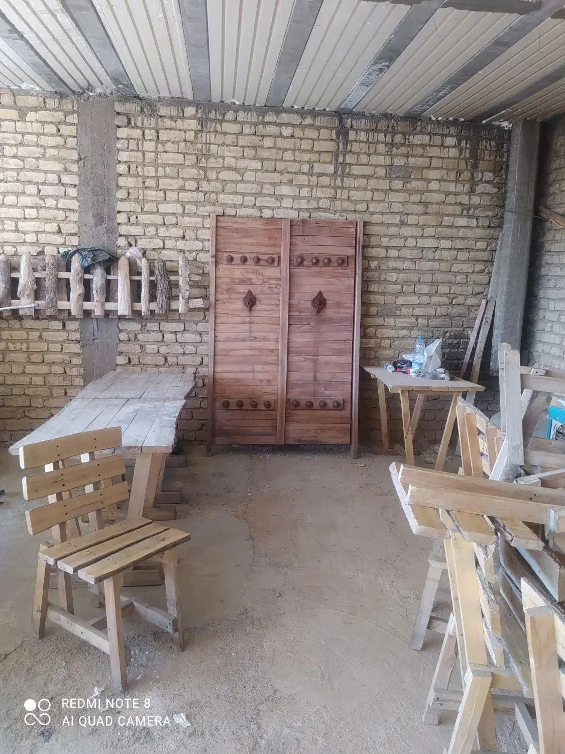 درب قدیمی میز صندلی چوبی کافه رستوران|کافیشاپ و رستوران|شیراز, قلات|دیوار