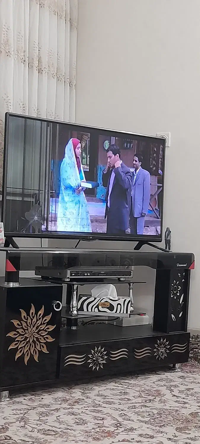 تلویزیون ال جی اصل کره|تلویزیون و پروژکتور|تهران, حر|دیوار