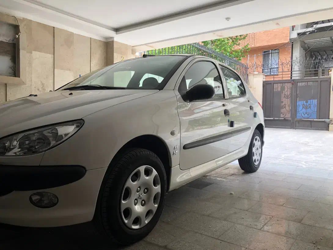 پژو ۲۰۶ تیپ ۲ مدل ۱۴۰۱ در حد خشک|خودرو سواری و وانت|قزوین, |دیوار