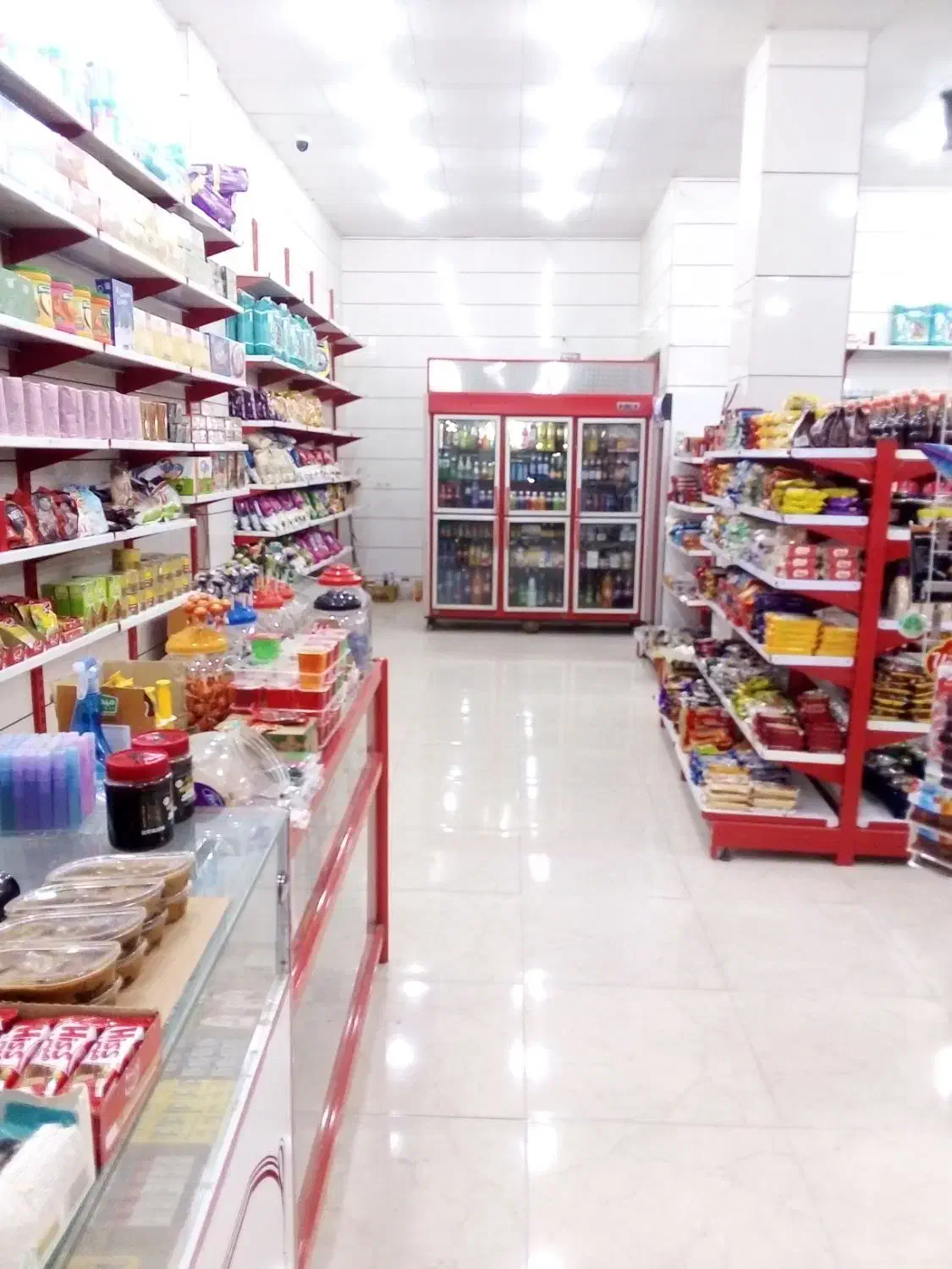 واگذاری مغازه فعال و پاخور خوب 2دهنه|اجارهٔ مغازه و غرفه|لامرد, |دیوار